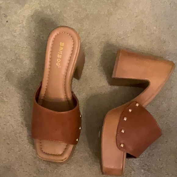 Sandals sun small fit like size 6.5 - Picture 1 of 3